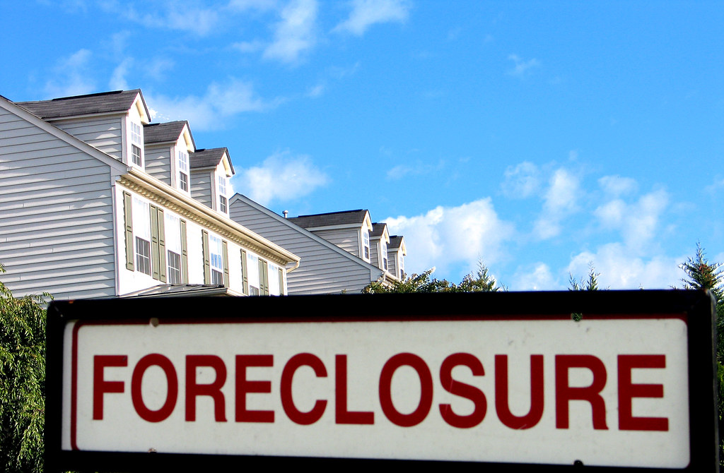 How to Sell a House in Foreclosure
